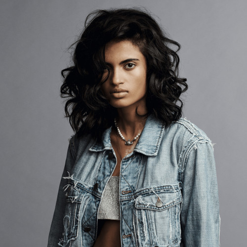 Sebastian Professional Re-Shaper Strong And Touchable Feel Hairspray Stiprios fiksacijos plaukų lakas 300ml