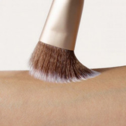 Jane Iredale Multiuse Blending Brush Skystos pudros šepetėlis 1 vnt.