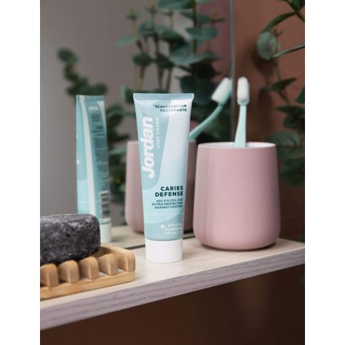 Jordan Stay Fresh Caries Defense Toothpaste Dantų pasta 75ml