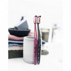 Jordan Ultralite 1+1 Toothbrush Soft Dantų šepetėlių rinkinys Light Blue + Red