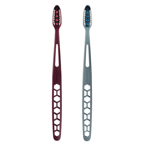 Jordan Ultralite 1+1 Toothbrush Medium Dantų šepetėlių rinkinys Green + Black