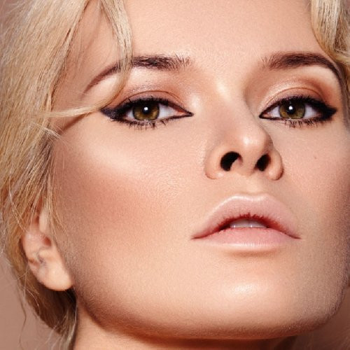 SLA Paris Fix Up Compact Powder Bespalvė kompaktinė pudra 4g