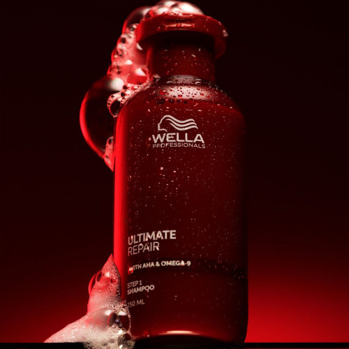 Wella Professionals Ultimate Repair Shampoo Intensyvaus poveikio šampūnas pažeistiems plaukams 250ml