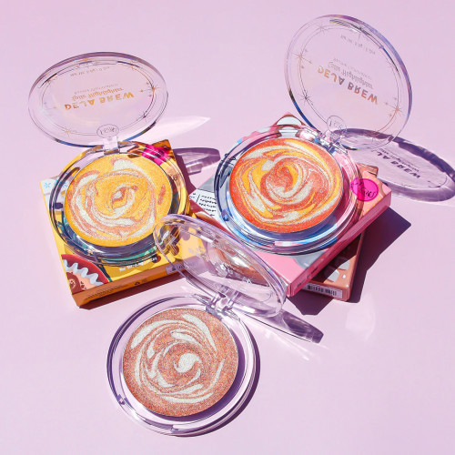 J.Cat Beauty Deja Brew Latte Highlighter Švytėjimo suteikianti priemonė Cafe Elevation