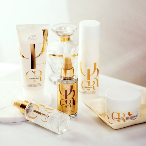 Wella Professionals Oil Reflections Luminous Reveal Shampoo Spindesio suteikiantis šampūnas 250ml